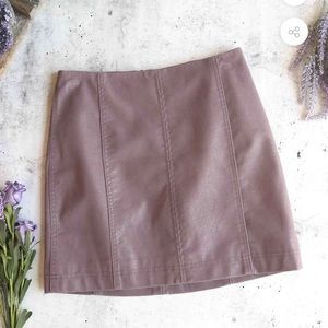 Free People - Modern Femme Novelty Mini Vegan Suede Skirt in Mauve